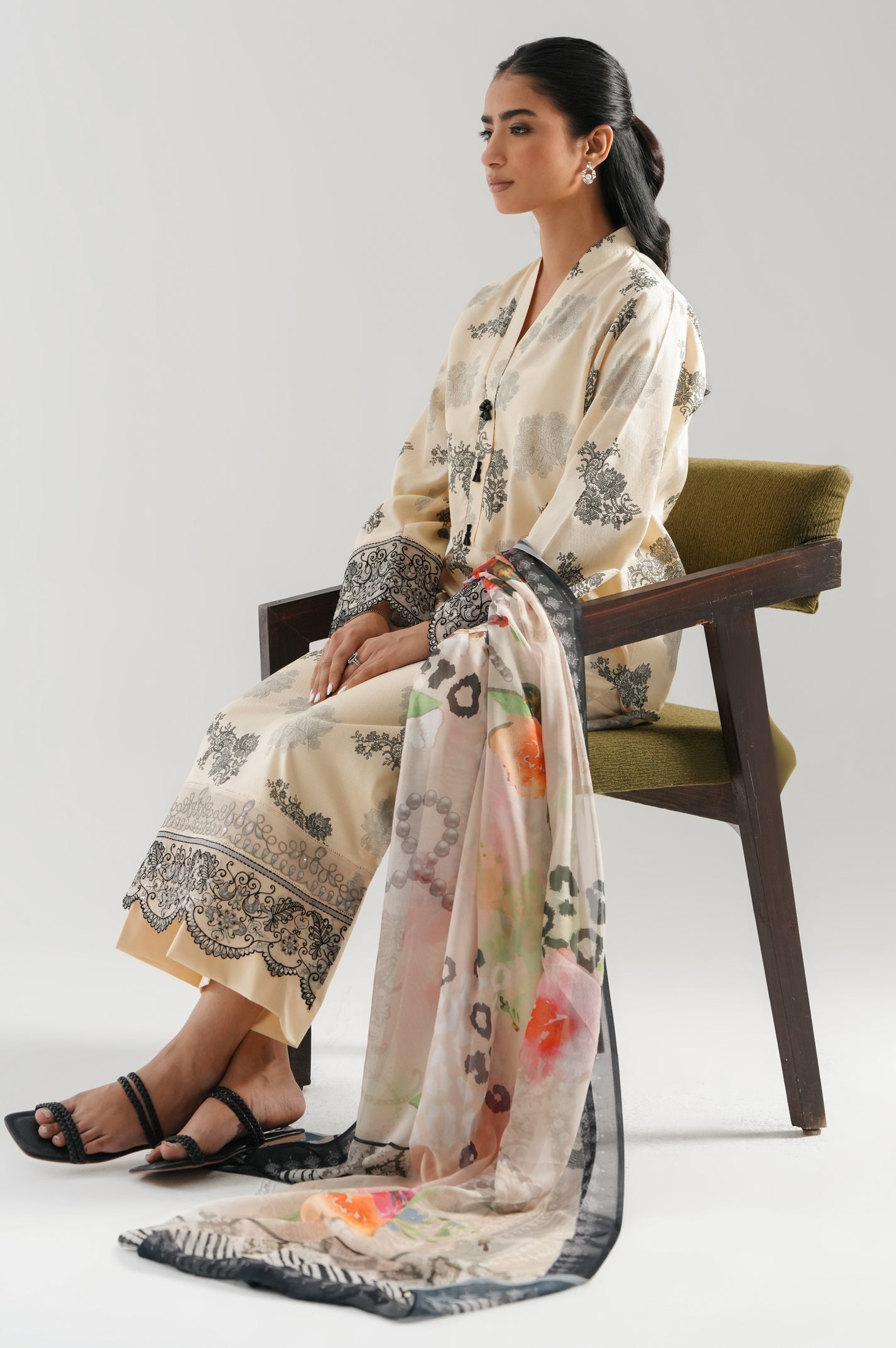 EMBROIDERED LAWN