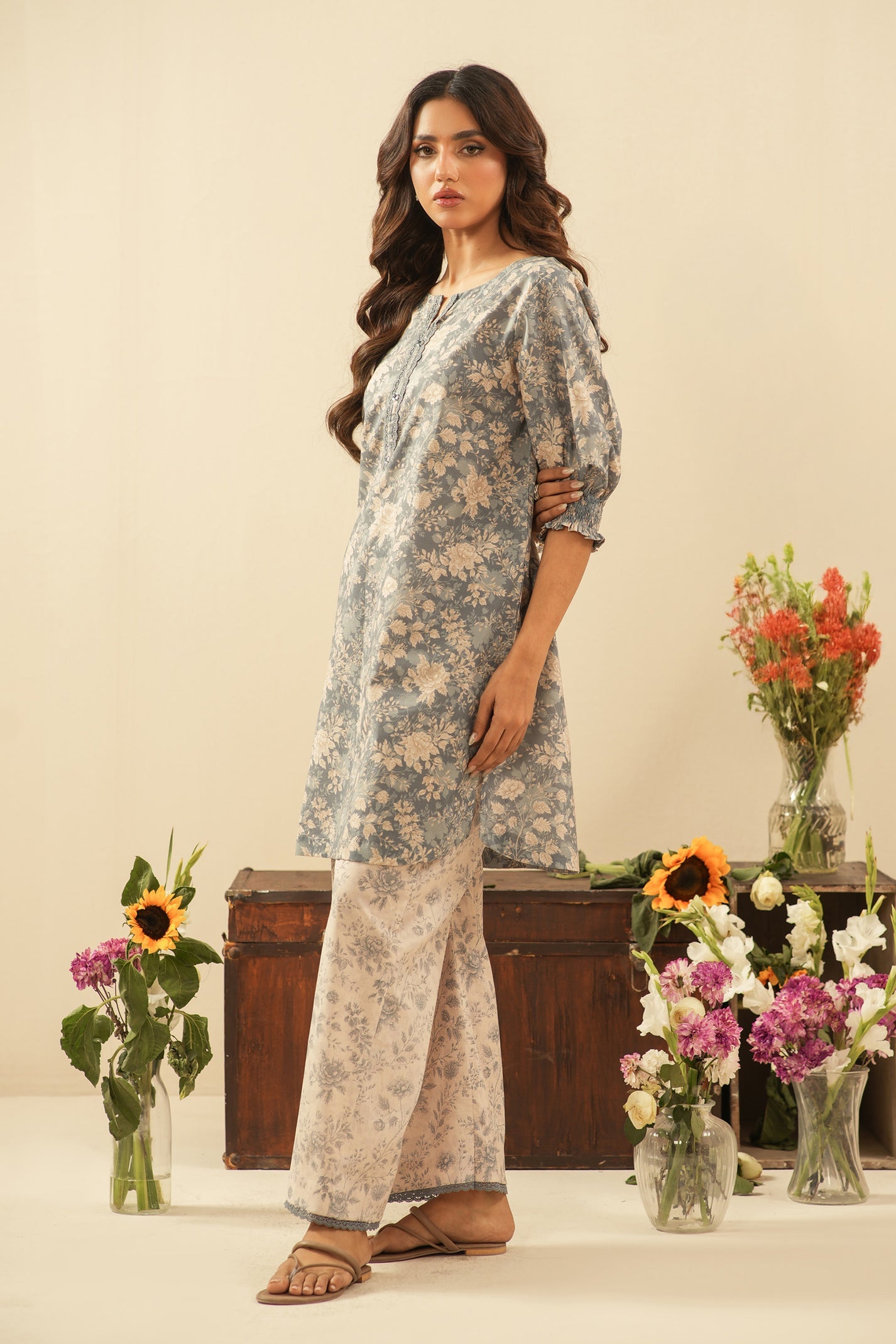 PRINTED LAWN UNSTITCHED 3 PIECE SUIT