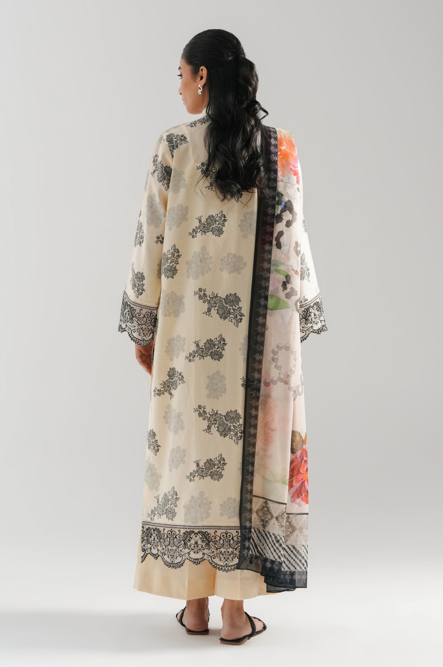 EMBROIDERED LAWN