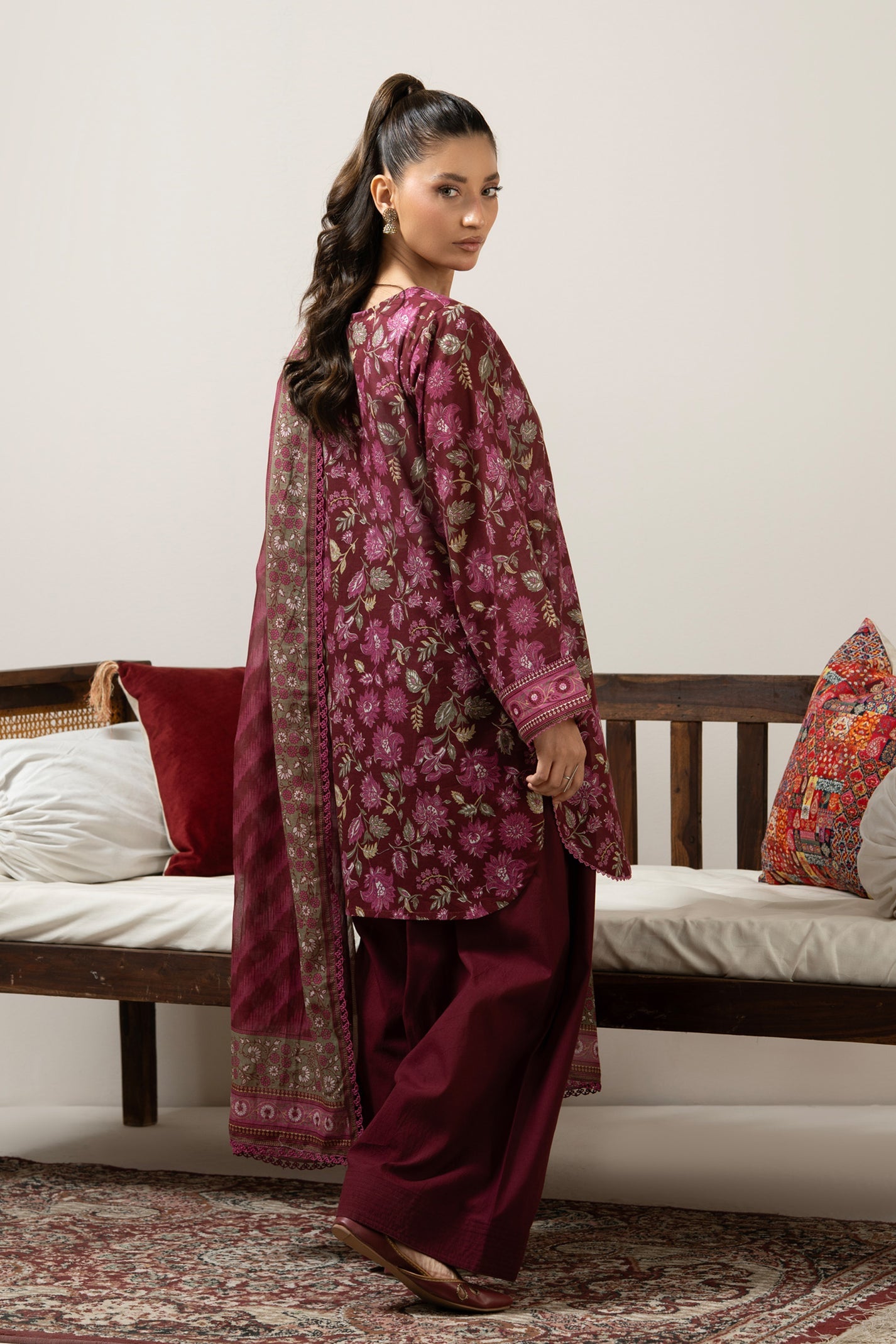 EMBROIDERED LAWN