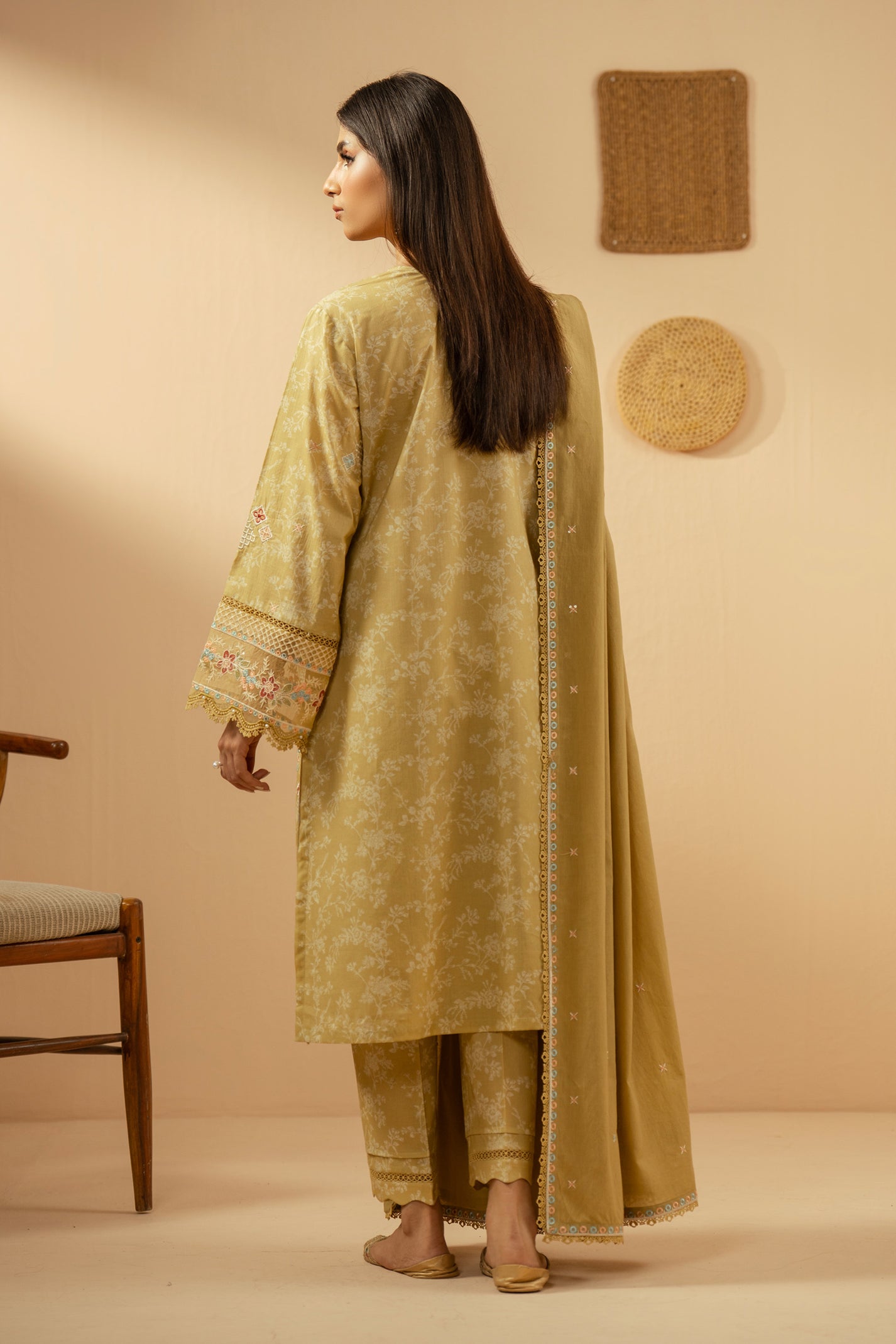 EMBROIDERED LAWN