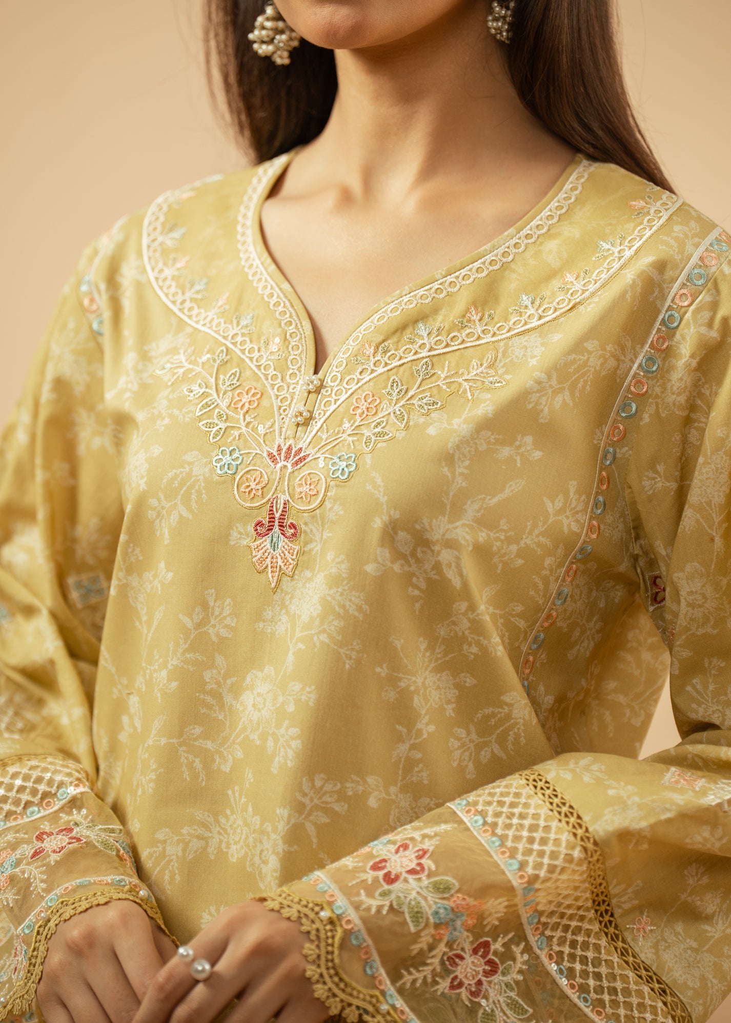 EMBROIDERED LAWN