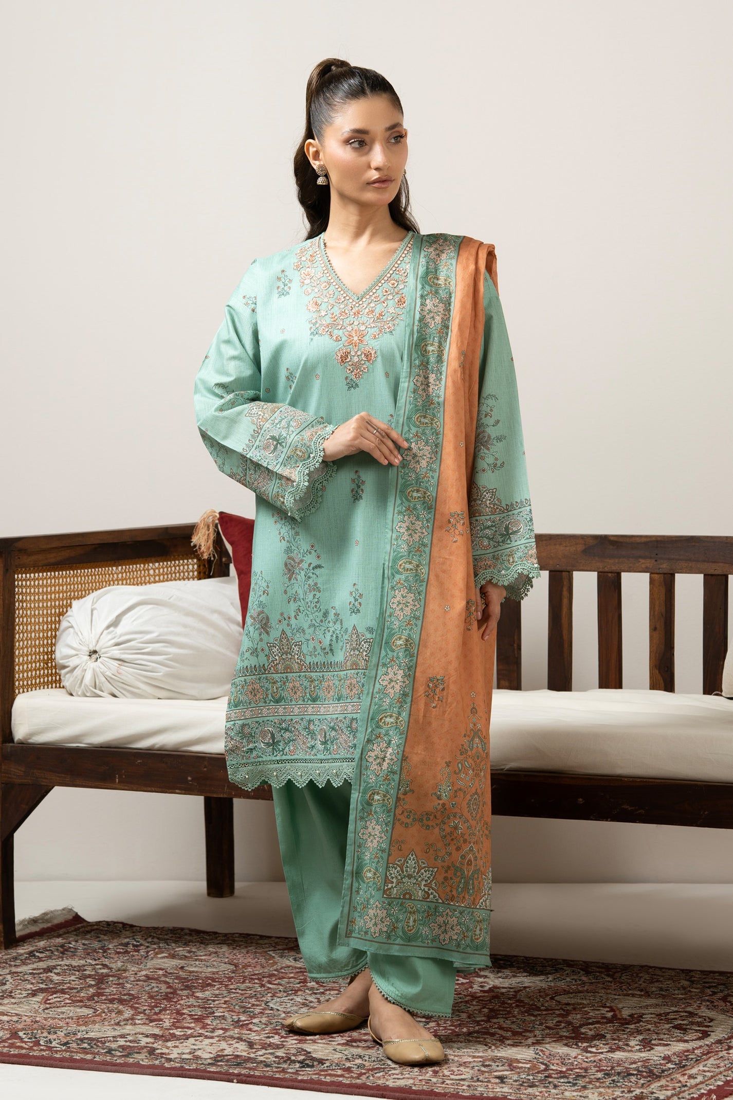 EMBROIDERED LAWN
