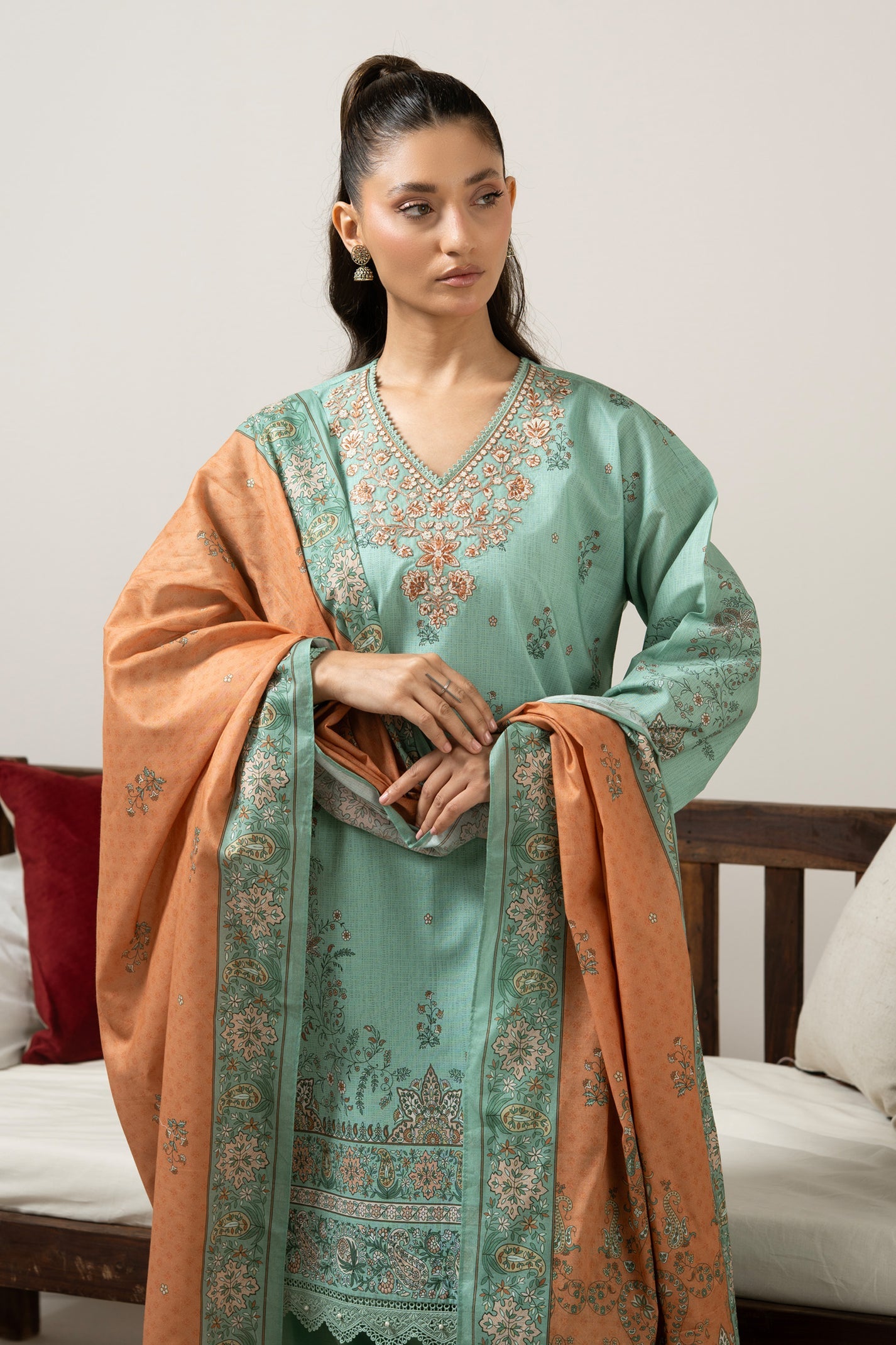 EMBROIDERED LAWN