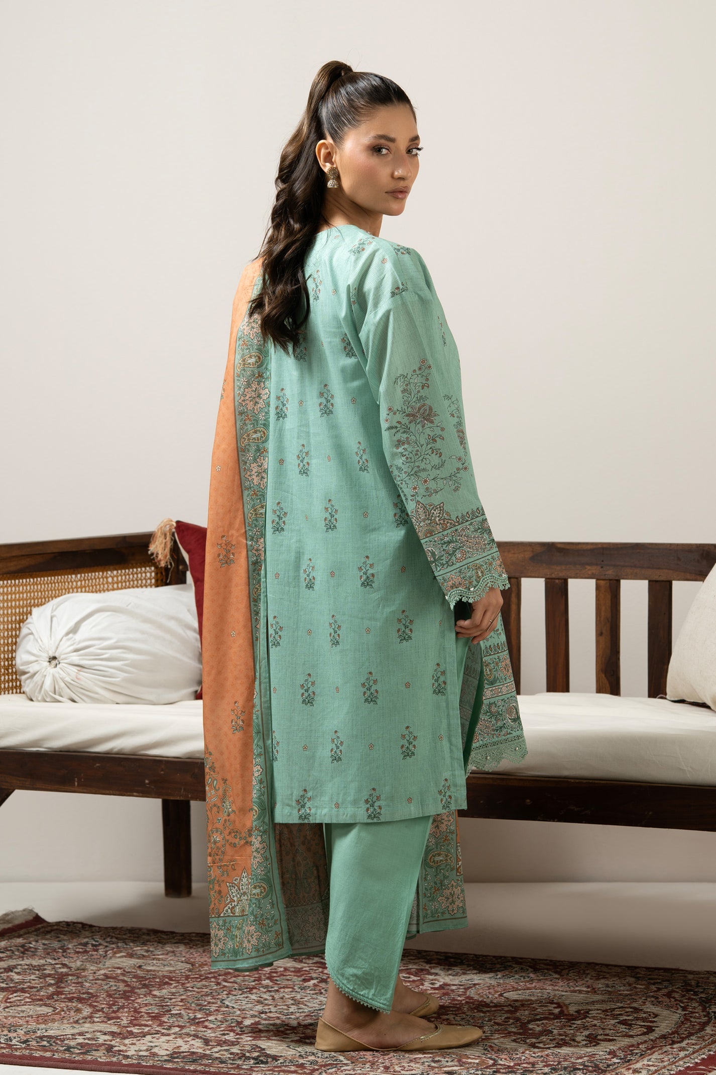 EMBROIDERED LAWN