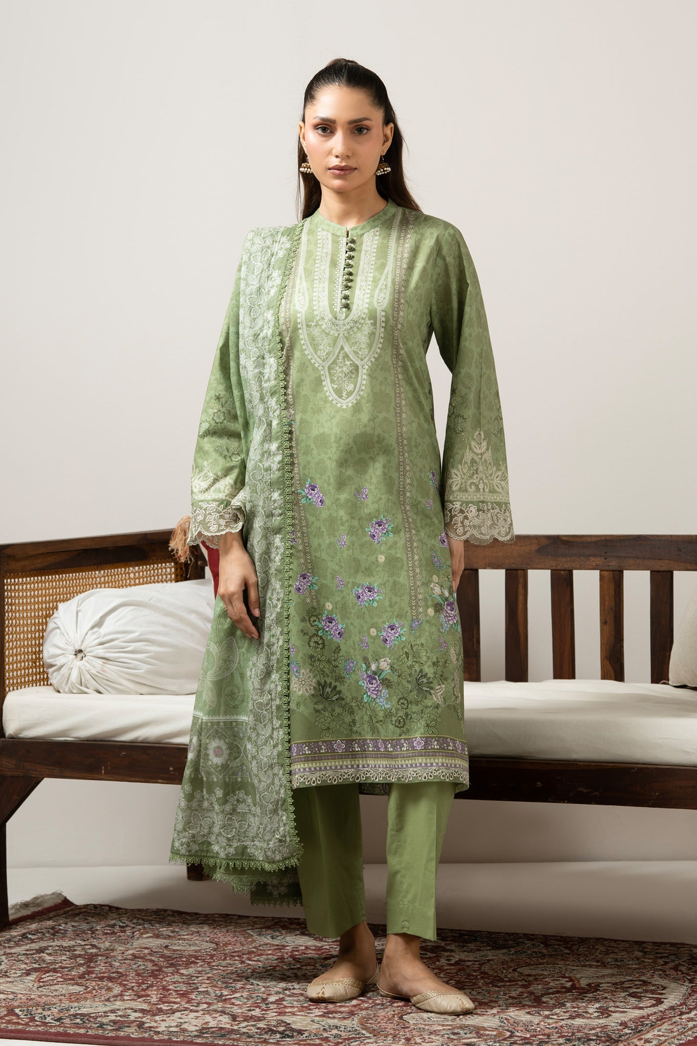 EMBROIDERED LAWN