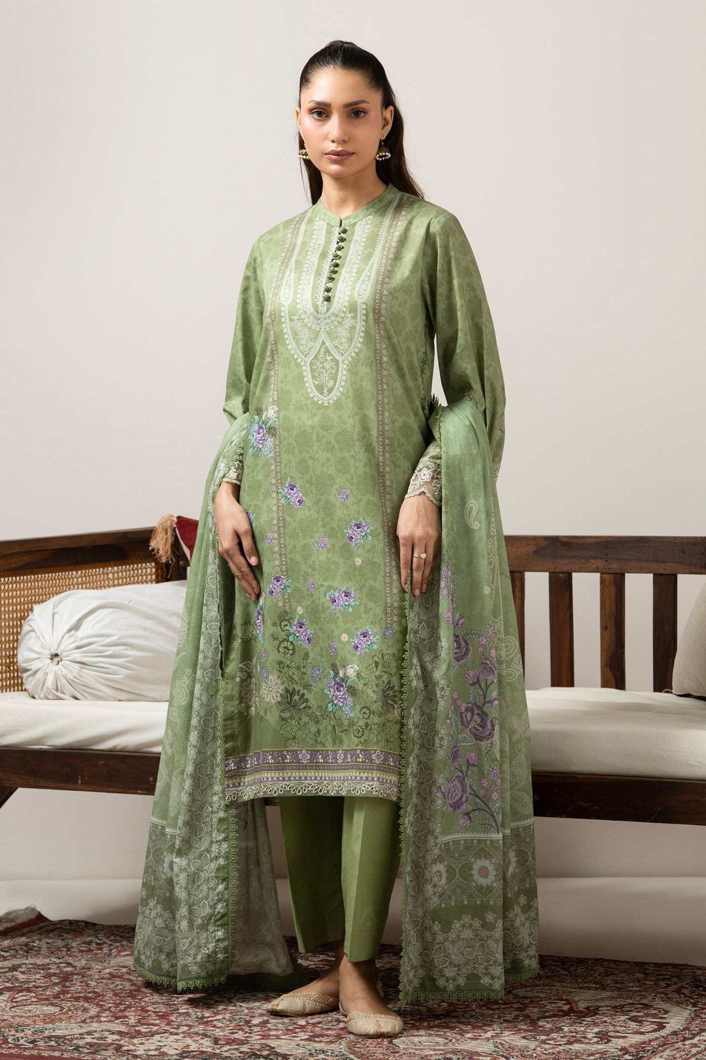 EMBROIDERED LAWN