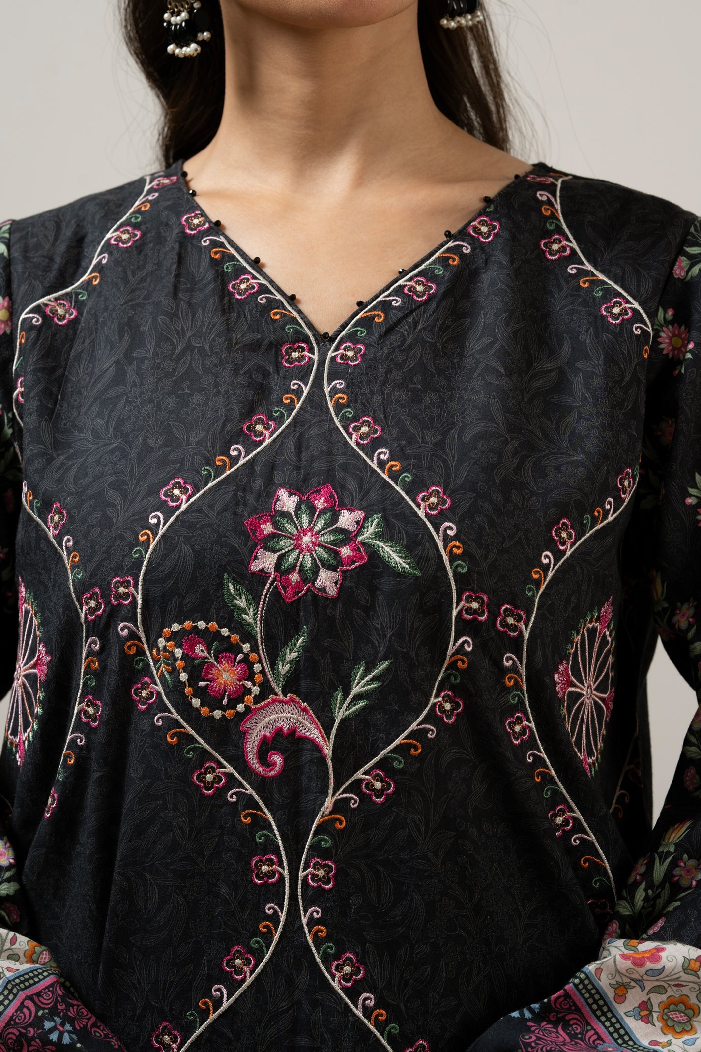 EMBROIDERED LAWN