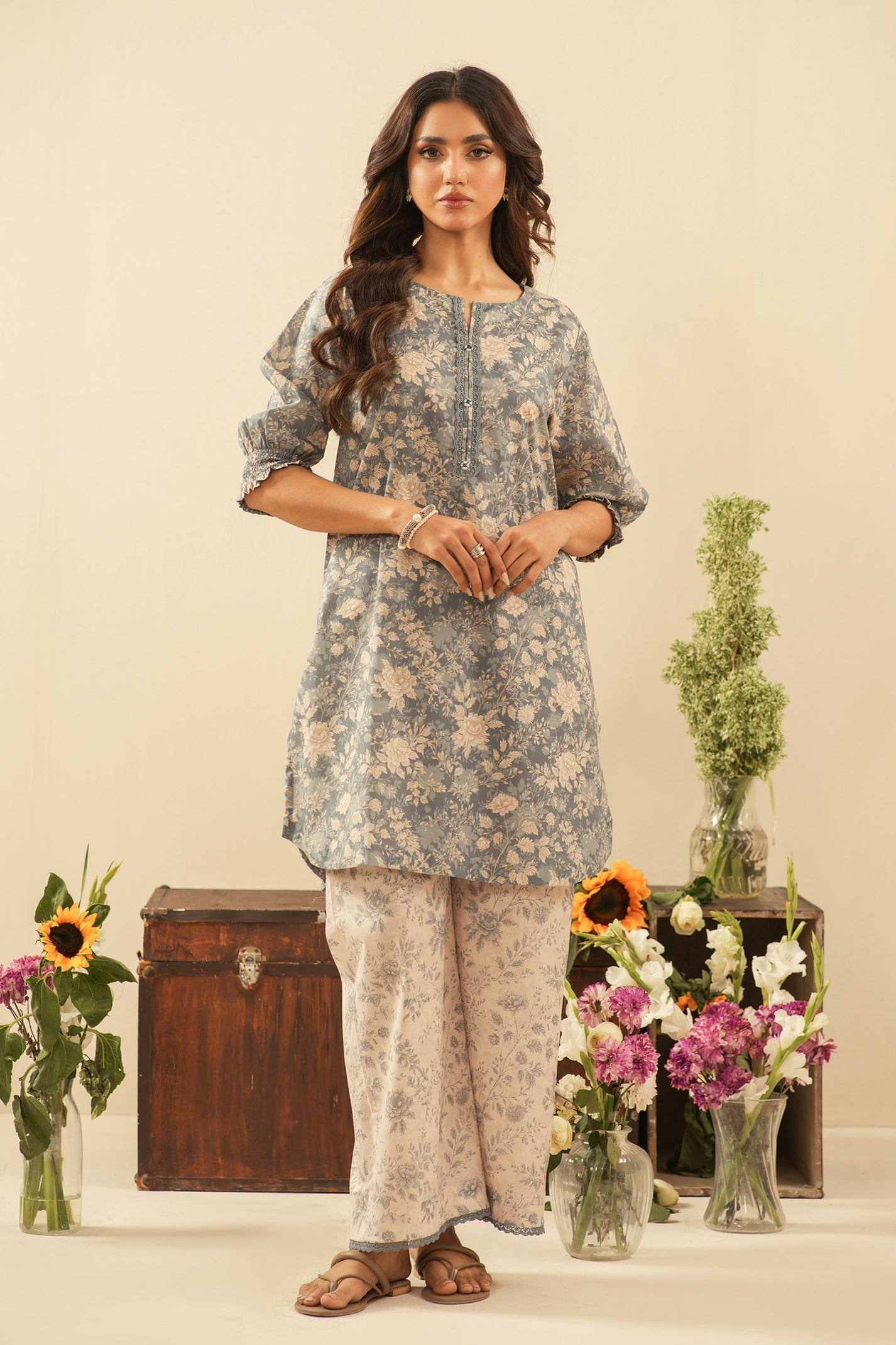 PRINTED LAWN UNSTITCHED 3 PIECE SUIT